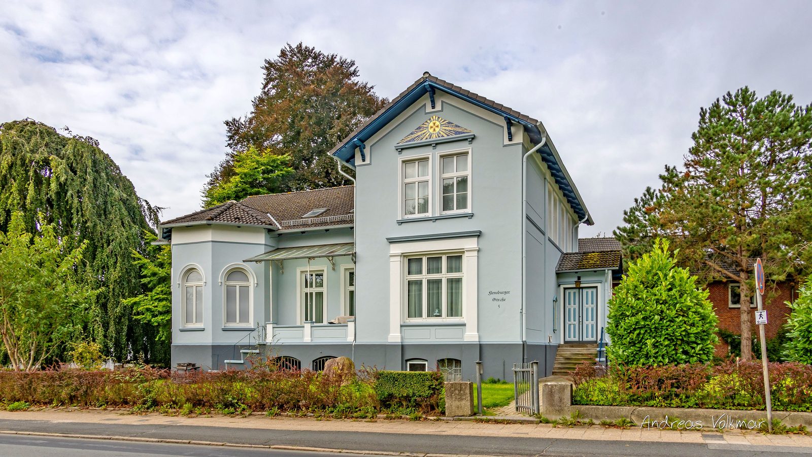 Das Logenhaus der Johannisloge &bdquo;Carl zur Treue&ldquo; in der Flensburger Straße 5 in Schleswig